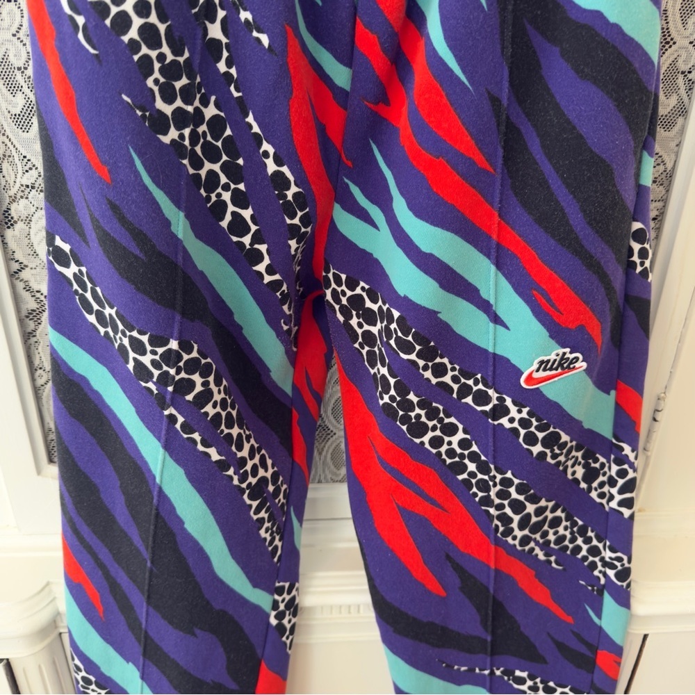 Nike  Airloom Retro Court Purple Print 
Matching Sweatshirt & Sweatpants Set - Picture 8 of 13